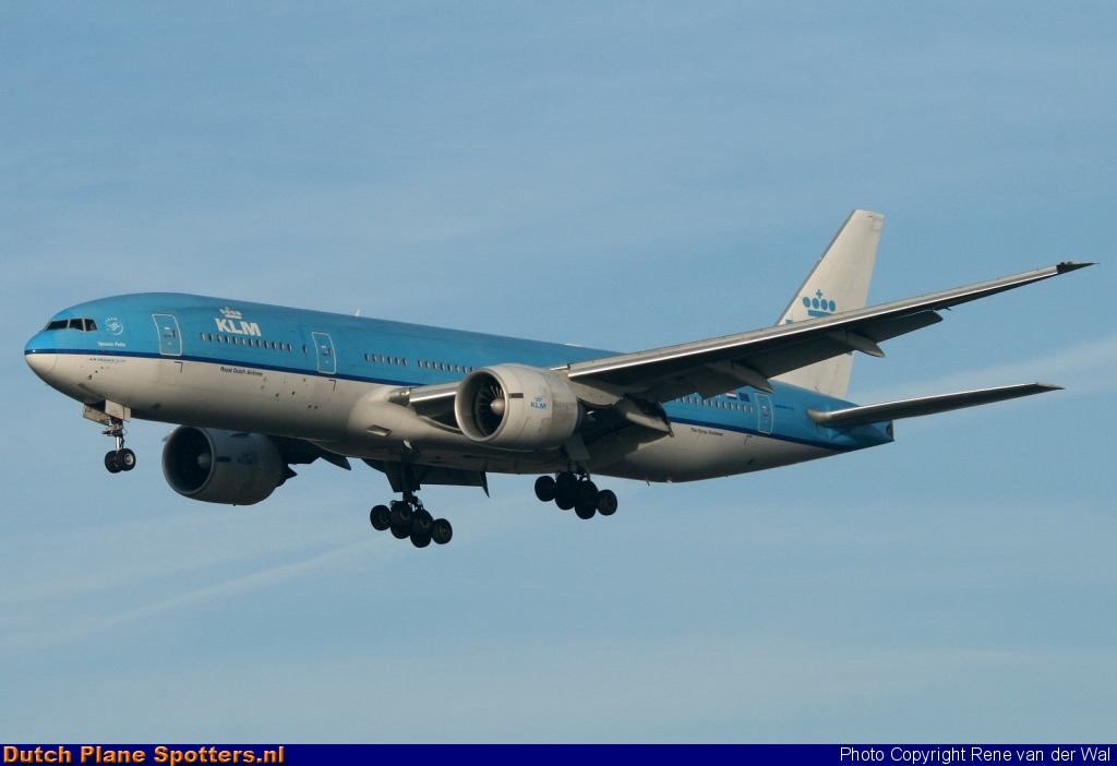 PH-BQI Boeing 777-200 KLM Royal Dutch Airlines by Rene van der Wal