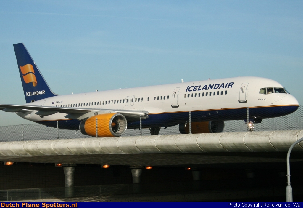 TF-FIN Boeing 757-200 Icelandair by Rene van der Wal