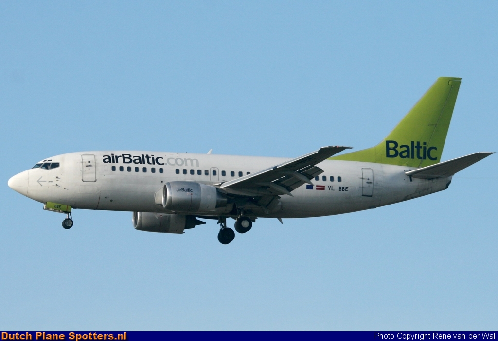 YL-BBE Boeing 737-500 Air Baltic by Rene van der Wal