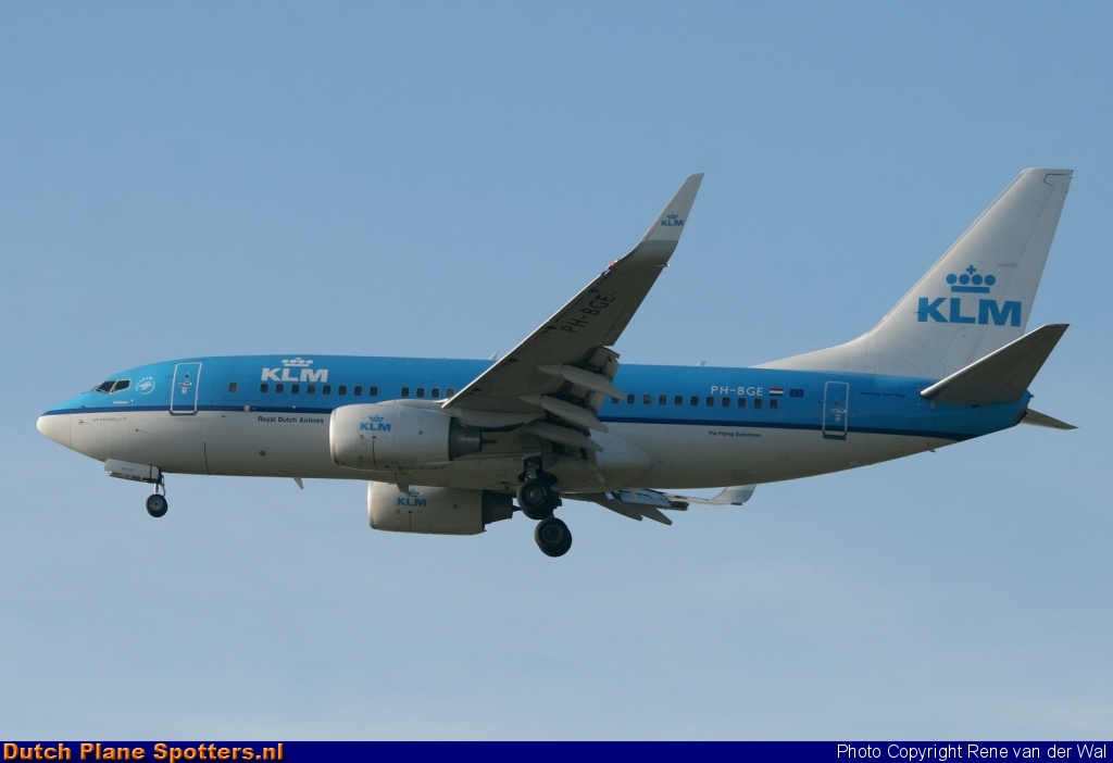 PH-BGE Boeing 737-700 KLM Royal Dutch Airlines by Rene van der Wal