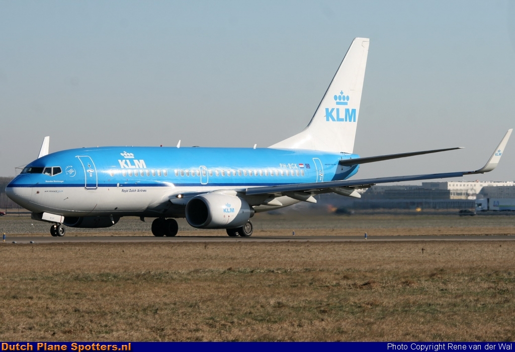 PH-BGK Boeing 737-700 KLM Royal Dutch Airlines by Rene van der Wal
