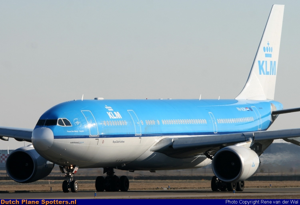PH-AOM Airbus A330-200 KLM Royal Dutch Airlines by Rene van der Wal