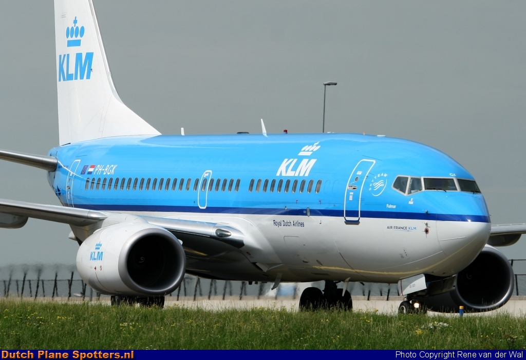 PH-BGK Boeing 737-700 KLM Royal Dutch Airlines by Rene van der Wal