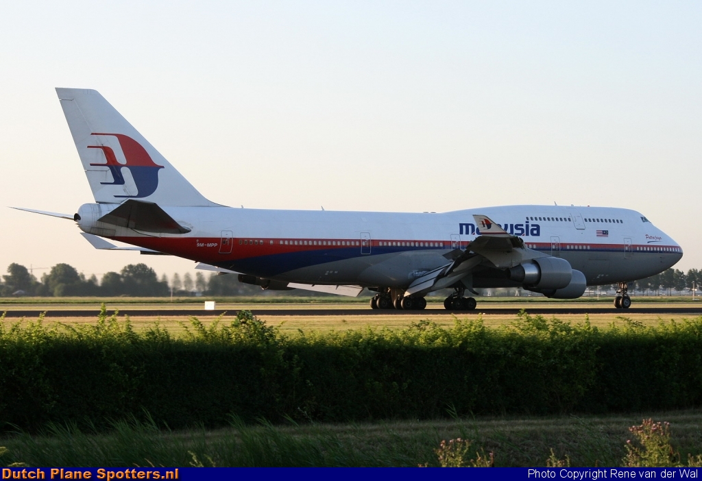 9M-MPP Boeing 747-400 Malaysia Airlines by Rene van der Wal