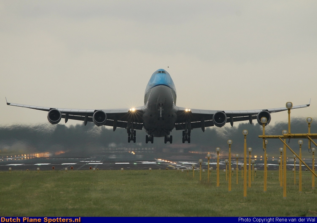 PH-BFT Boeing 747-400 KLM Royal Dutch Airlines by Rene van der Wal