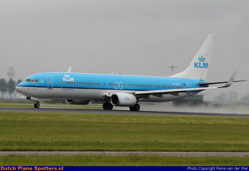 PH-BXT Boeing 737-900 KLM Royal Dutch Airlines by Rene van der Wal
