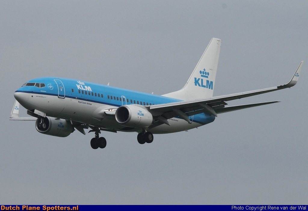 PH-BGM Boeing 737-700 KLM Royal Dutch Airlines by Rene van der Wal