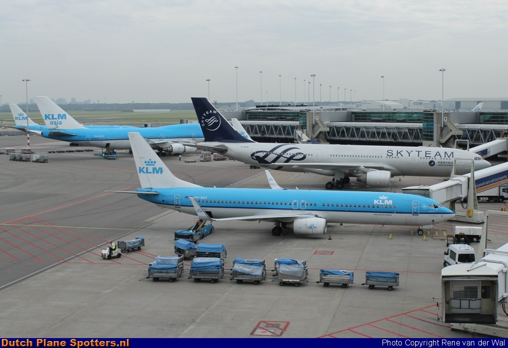 PH-BXP Boeing 737-900 KLM Royal Dutch Airlines by Rene van der Wal