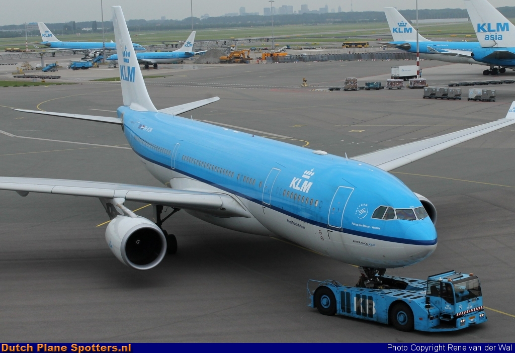 PH-AOM Airbus A330-200 KLM Royal Dutch Airlines by Rene van der Wal