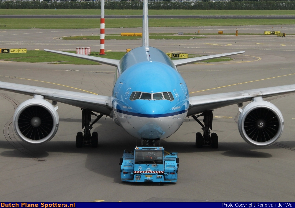 PH-BQG Boeing 777-200 KLM Royal Dutch Airlines by Rene van der Wal