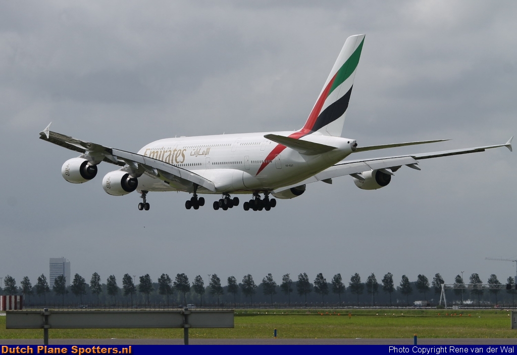 A6-EDT Airbus A380-800 Emirates by Rene van der Wal