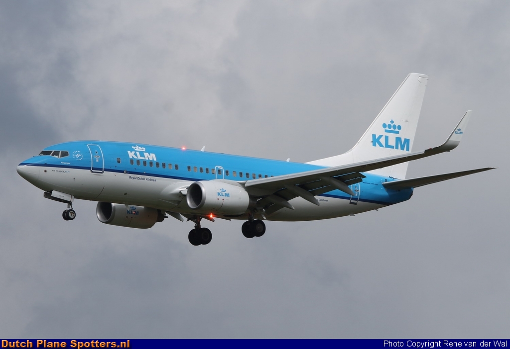 PH-BGL Boeing 737-700 KLM Royal Dutch Airlines by Rene van der Wal