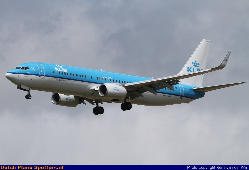 PH-BGA Boeing 737-800 KLM Royal Dutch Airlines by Rene van der Wal