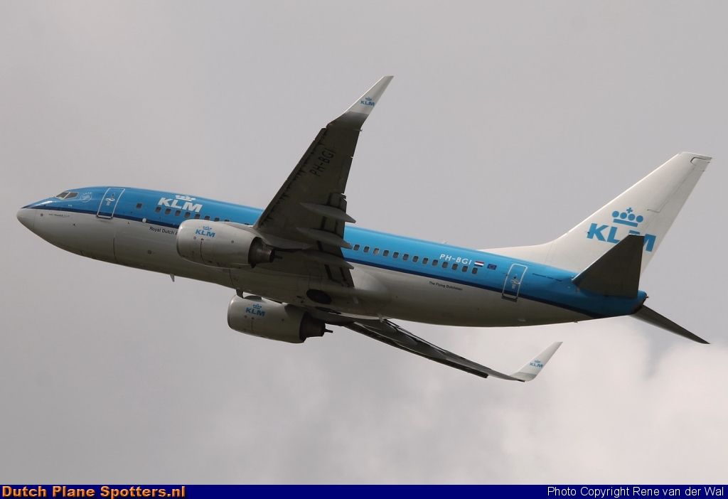 PH-BGI Boeing 737-700 KLM Royal Dutch Airlines by Rene van der Wal