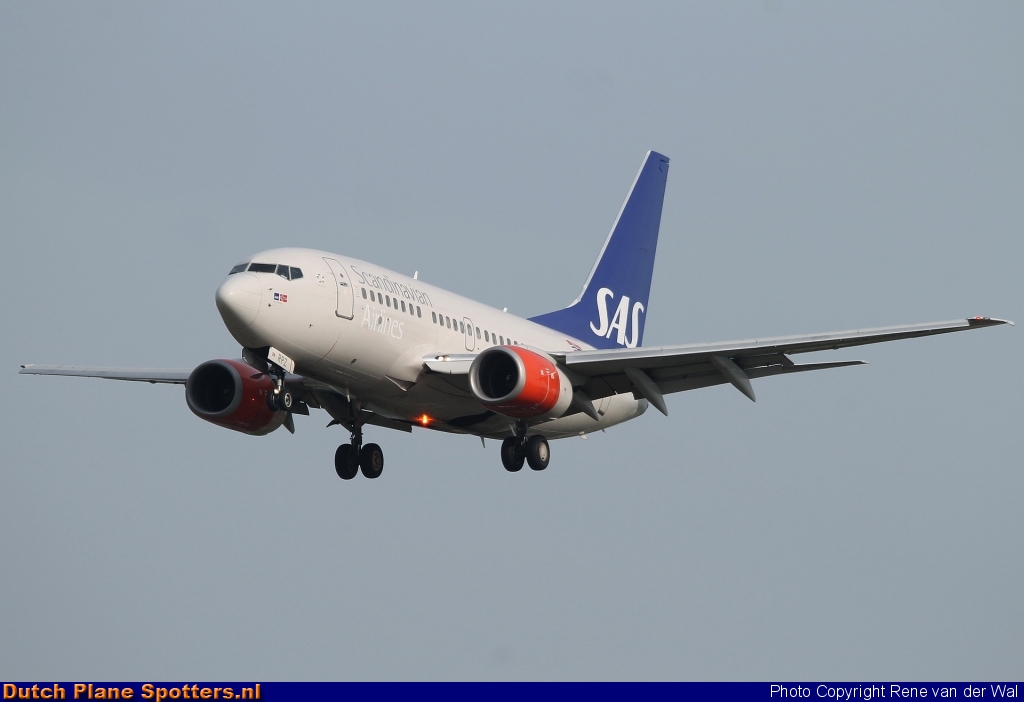 LN-RPZ Boeing 737-600 SAS Scandinavian Airlines by Rene van der Wal