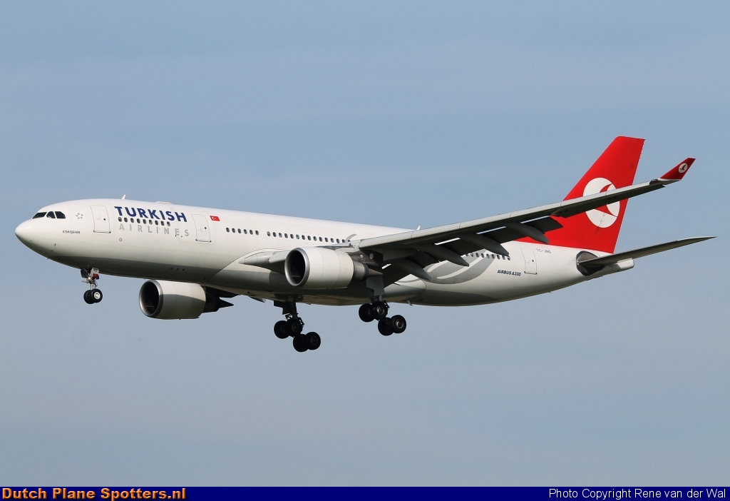 TC-JNG Airbus A330-200 Turkish Airlines by Rene van der Wal