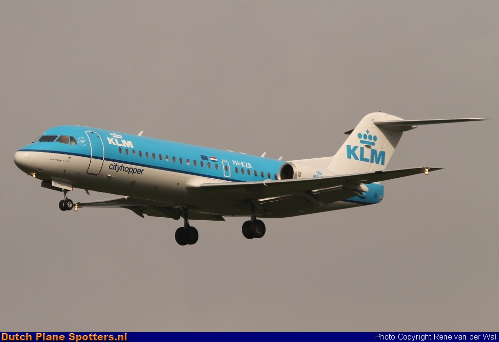 PH-KZB Fokker 70 KLM Cityhopper by Rene van der Wal