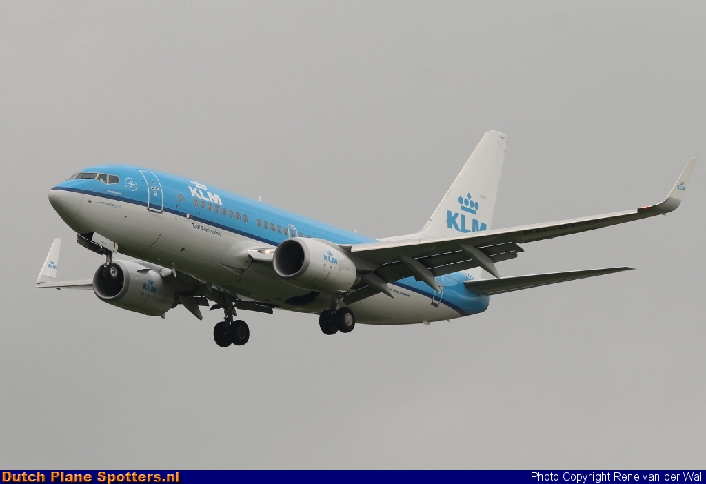 PH-BGO Boeing 737-700 KLM Royal Dutch Airlines by Rene van der Wal