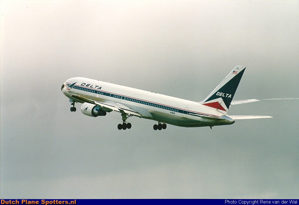 N178DN Boeing 767-300 Delta Airlines by Rene van der Wal