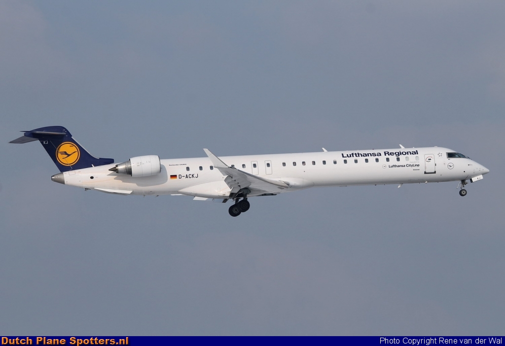D-ACKJ Bombardier Canadair CRJ900 CityLine (Lufthansa Regional) by Rene van der Wal