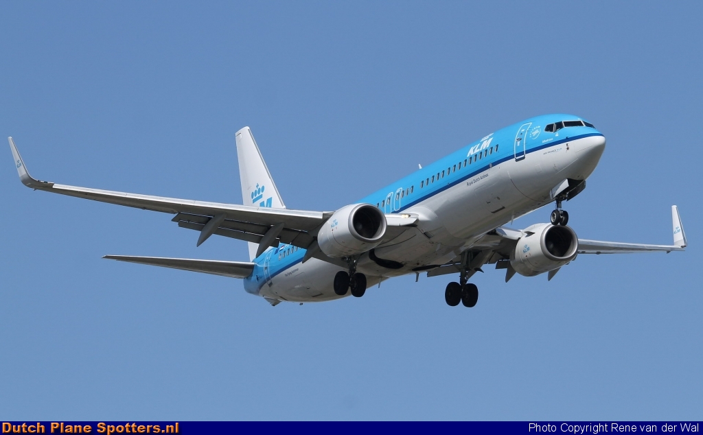 PH-BXU Boeing 737-800 KLM Royal Dutch Airlines by Rene van der Wal