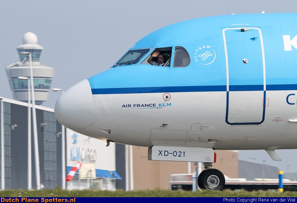 PH-WXD Fokker 70 KLM Cityhopper by Rene van der Wal