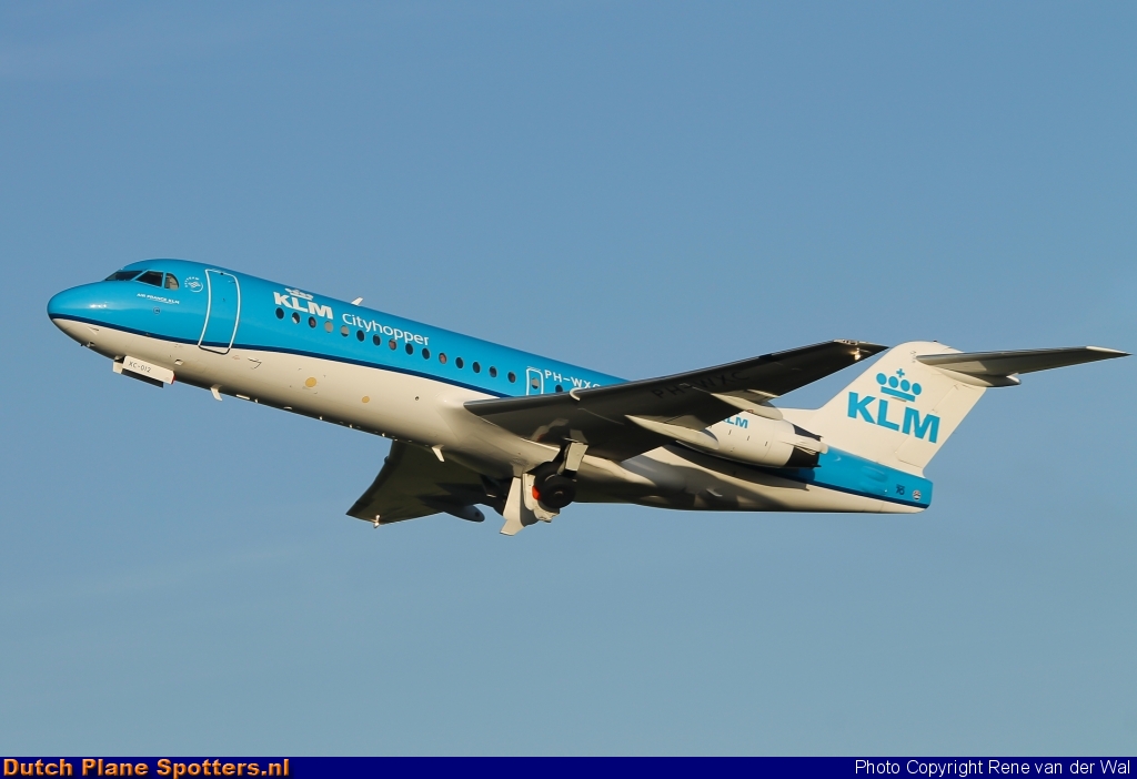 PH-WXC Fokker 70 KLM Cityhopper by Rene van der Wal
