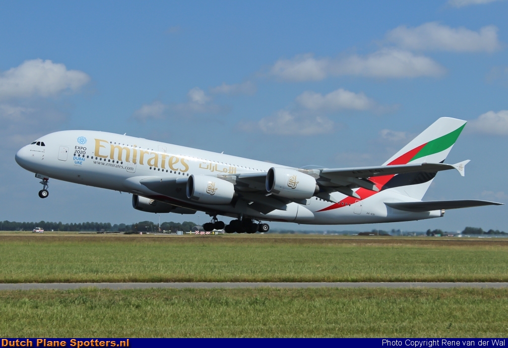 A6-EOI Airbus A380-800 Emirates by Rene van der Wal