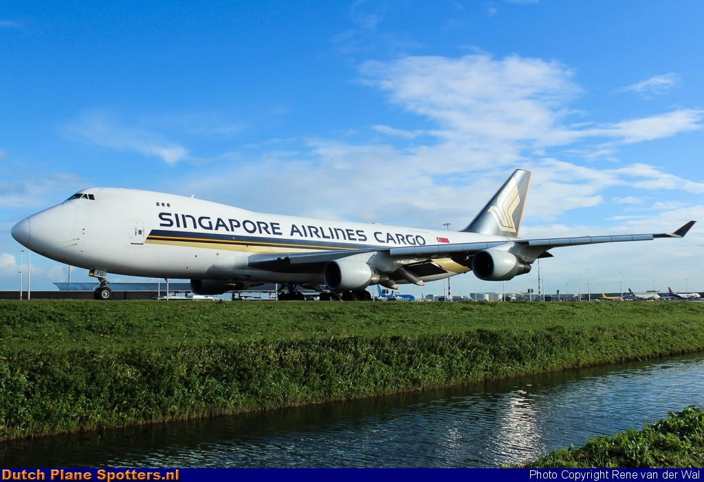9V-SFG Boeing 747-400 Singapore Airlines Cargo by Rene van der Wal