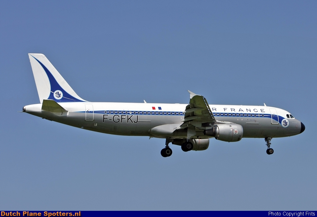 F-GFKJ Airbus A320 Air France by Frits