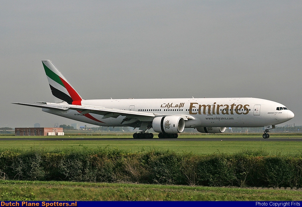 A6-EMK Boeing 777-200 Emirates by Frits