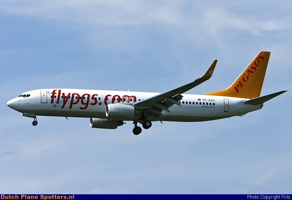 TC-AAS Boeing 737-800 Pegasus by Frits