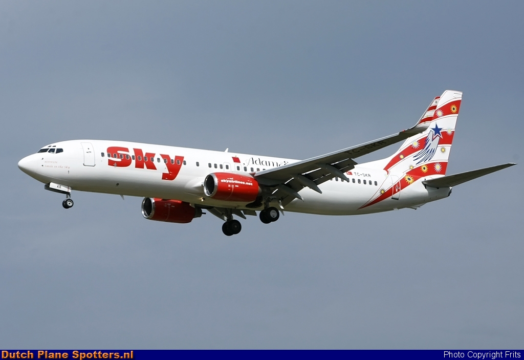 TC-SKR Boeing 737-800 Sky Airlines by Frits
