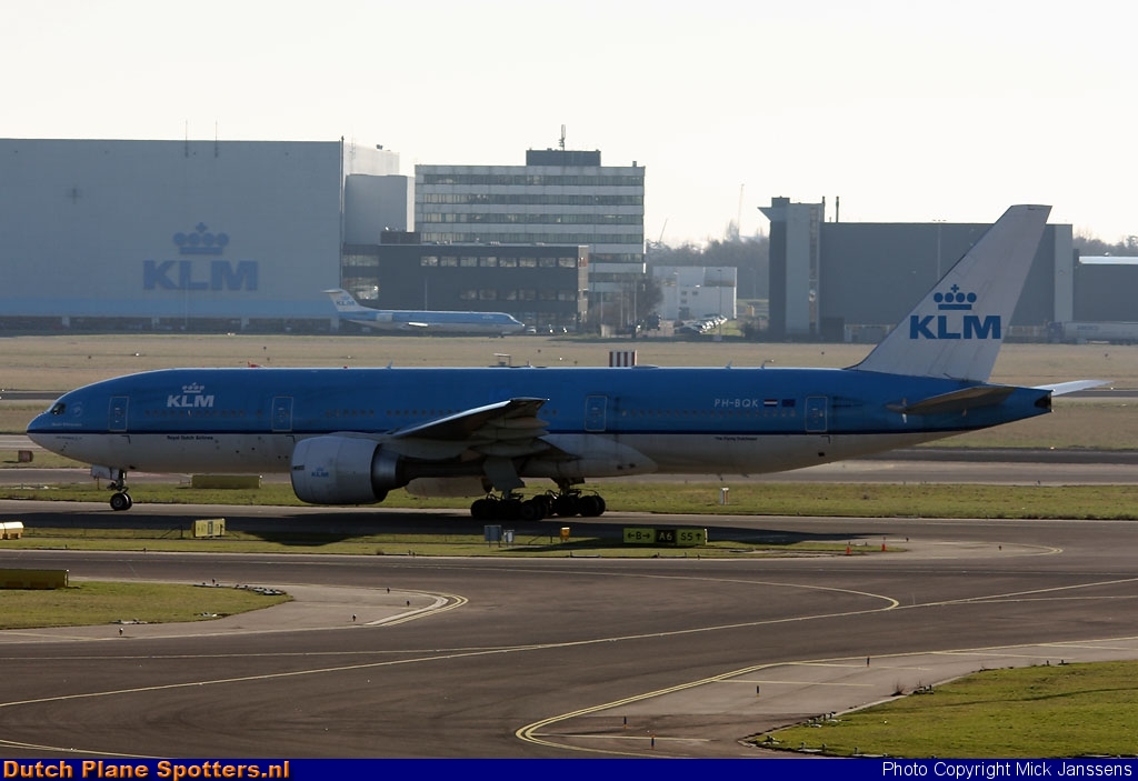 PH-BQK Boeing 777-200 KLM Royal Dutch Airlines by Mick Janssens
