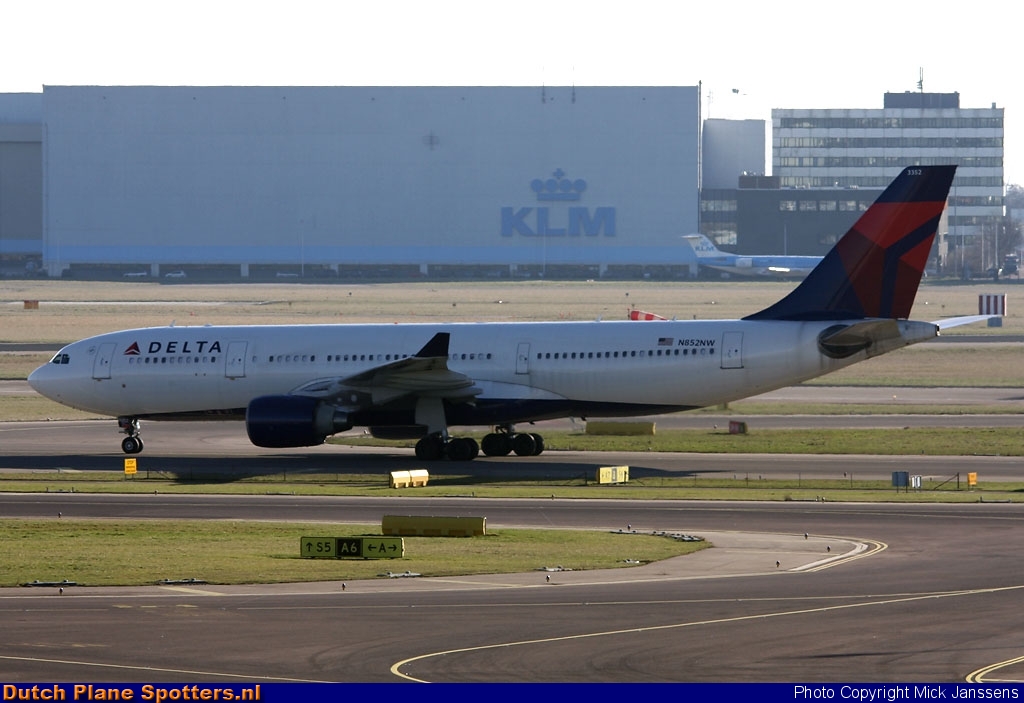 N852NW Airbus A330-200 Delta Airlines by Mick Janssens