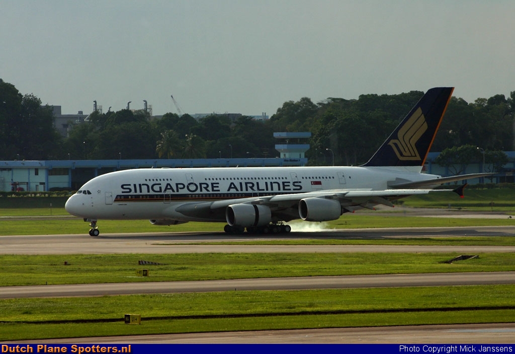 9V-SKH Airbus A380-800 Singapore Airlines by Mick Janssens