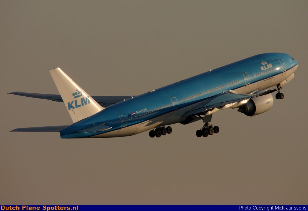 PH-BQA Boeing 777-200 KLM Royal Dutch Airlines by Mick Janssens