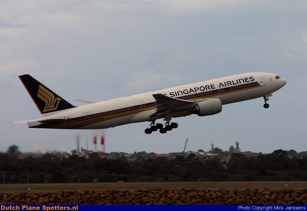 9V-SVO Boeing 777-200 Singapore Airlines by Mick Janssens