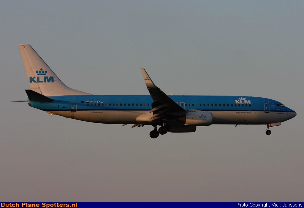PH-BXG Boeing 737-800 KLM Royal Dutch Airlines by Mick Janssens