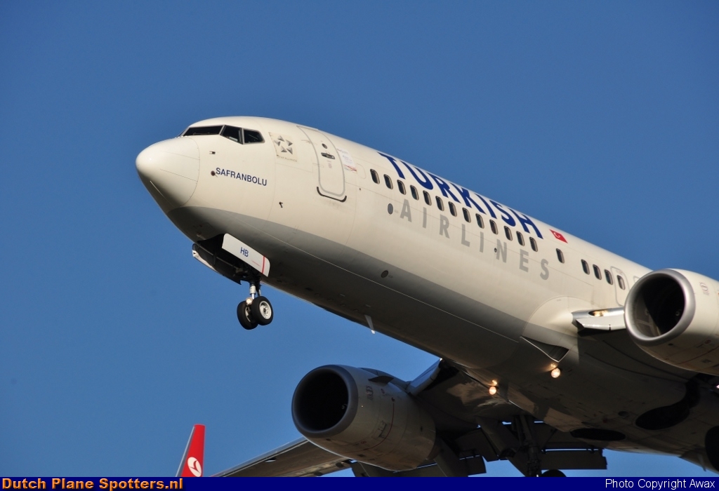 TC-JHB Boeing 737-800 Turkish Airlines by Awax