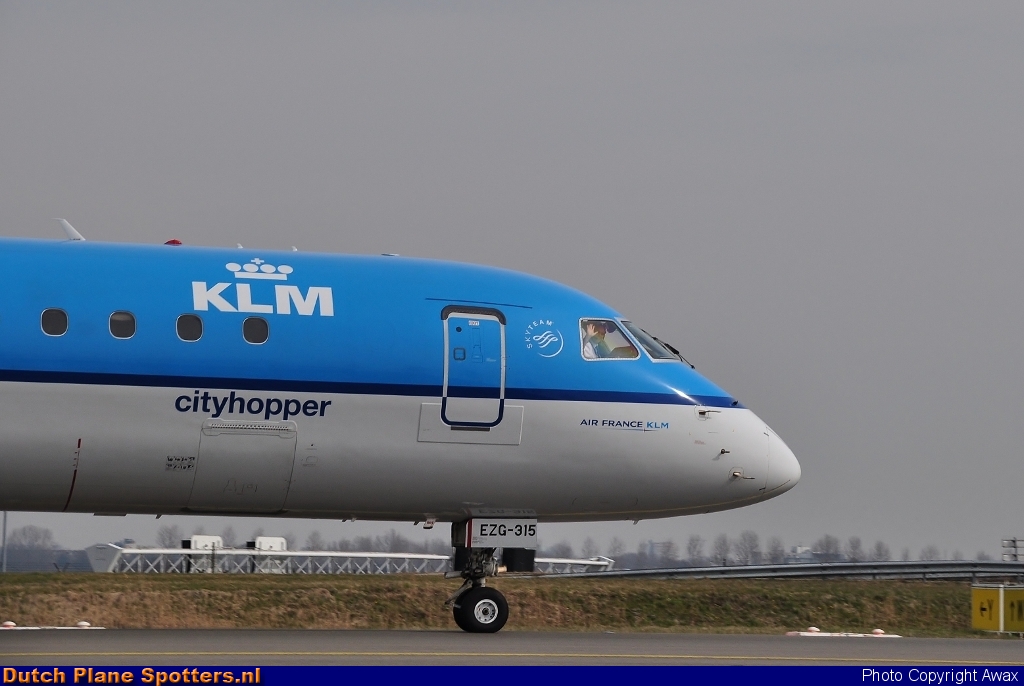 PH-EZG Embraer 190 KLM Cityhopper by Awax