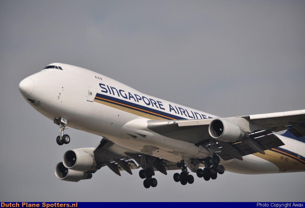 9V-SFL Boeing 747-400 Singapore Airlines Cargo by Awax