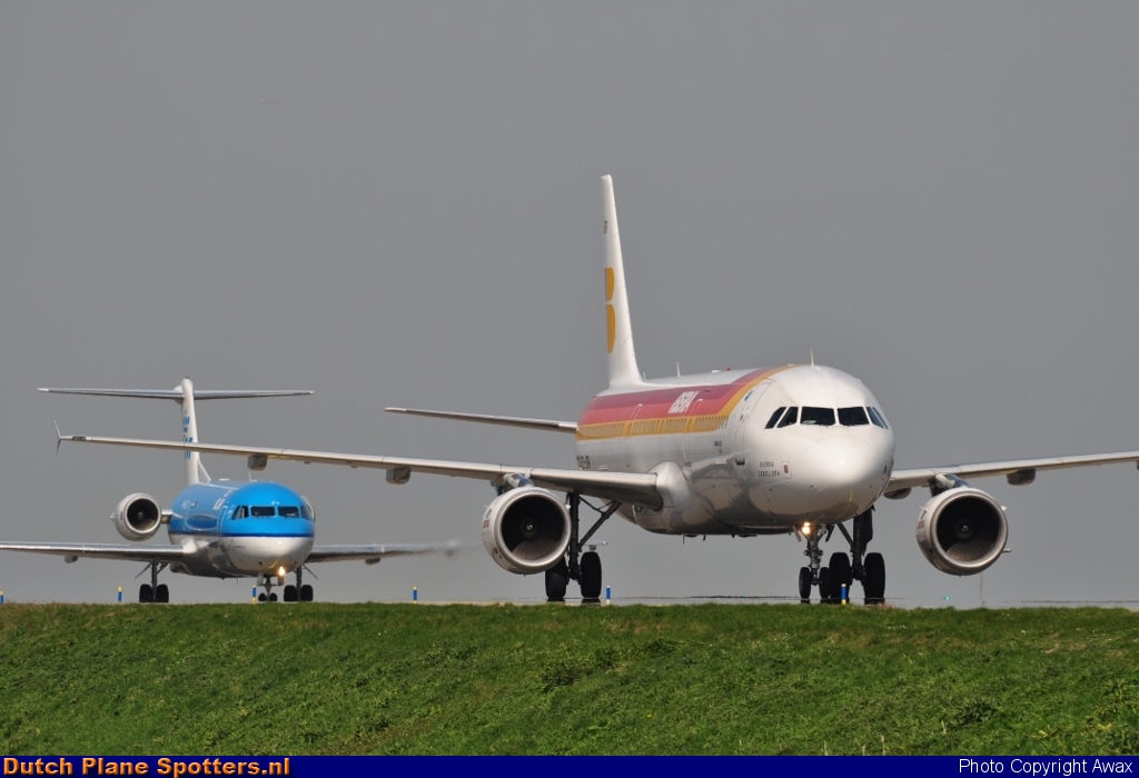 EC-JDR Airbus A321 Iberia by Awax