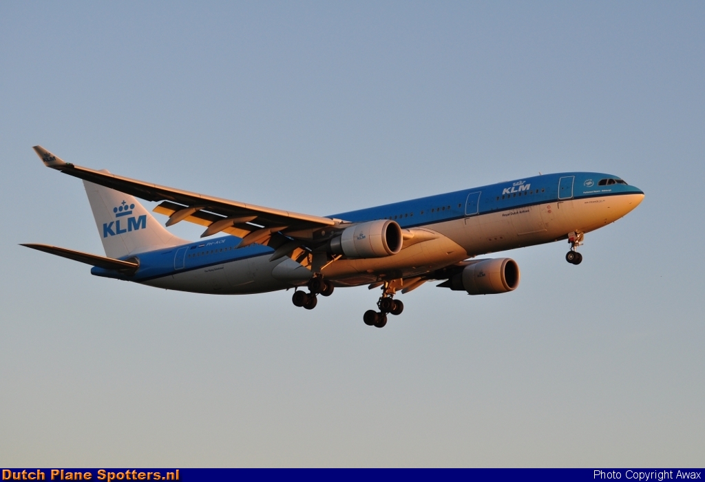 PH-AOE Airbus A330-200 KLM Royal Dutch Airlines by Awax