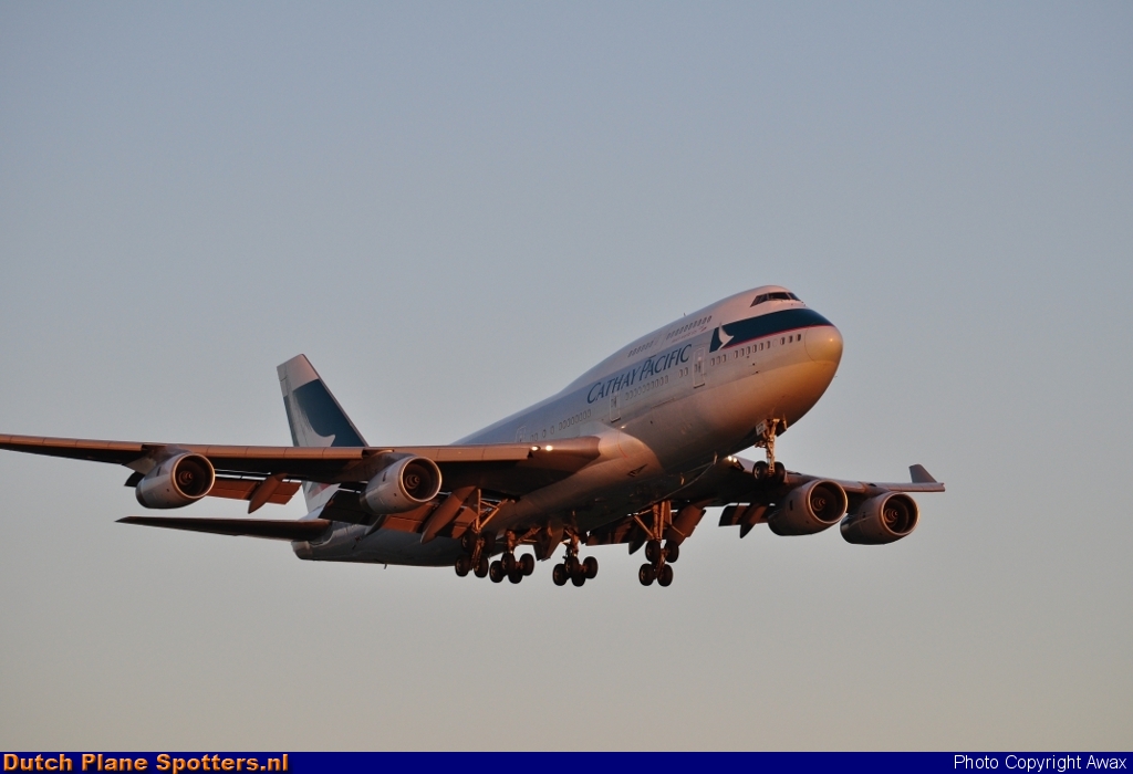 B-HUD Boeing 747-400 Cathay Pacific by Awax