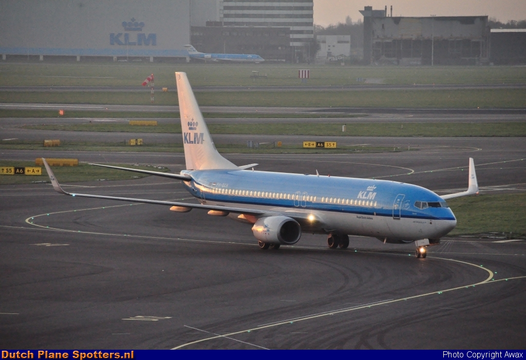 PH-BXH Boeing 737-800 KLM Royal Dutch Airlines by Awax