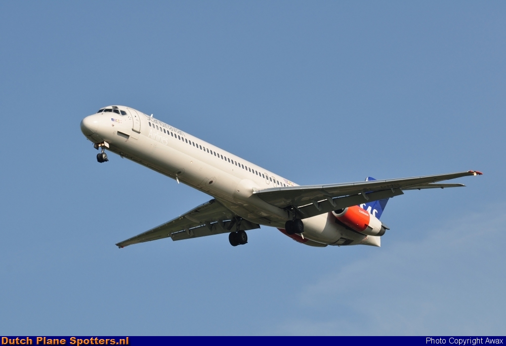 SE-DMB McDonnell Douglas MD-81 SAS Scandinavian Airlines by Awax