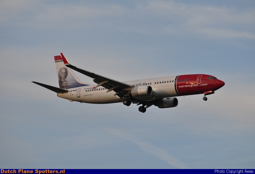 LN-NON Boeing 737-800 Norwegian Air Shuttle by Awax