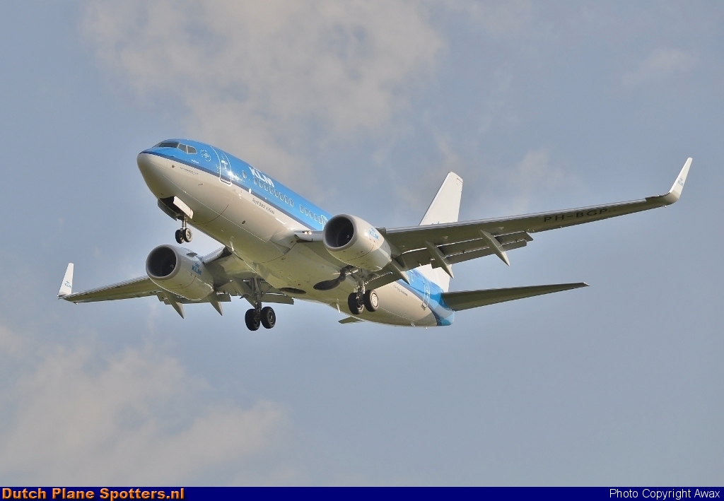 PH-BGP Boeing 737-700 KLM Royal Dutch Airlines by Awax