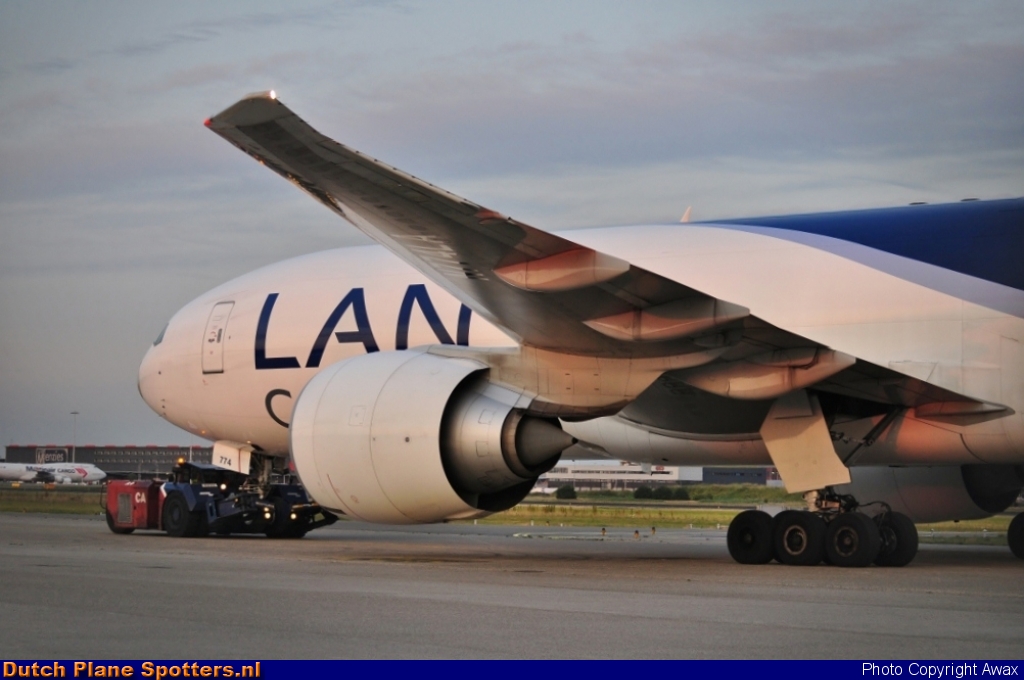 N774LA Boeing 777-F LAN Cargo by Awax